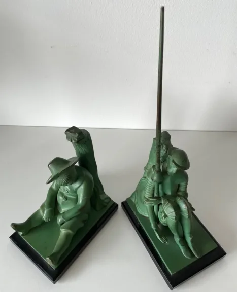 BUCHSTÜTZEN