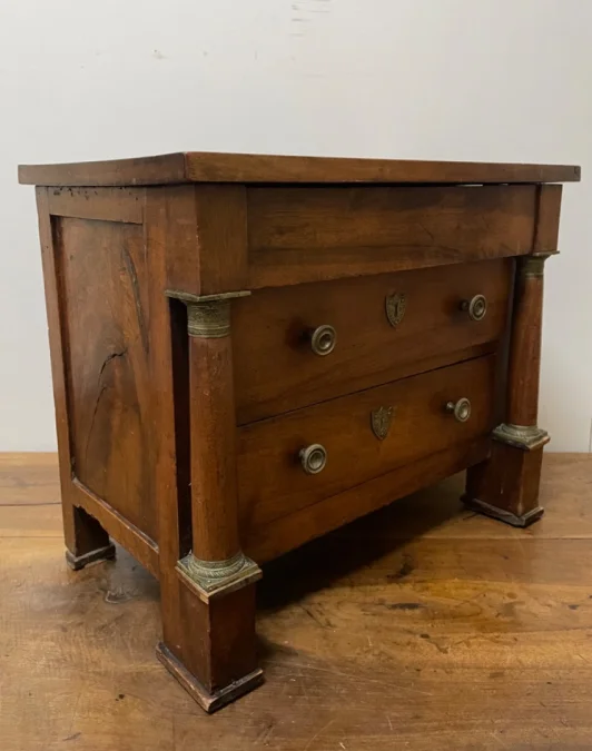 Commode De Maitrise En Noyer De Style Empire -