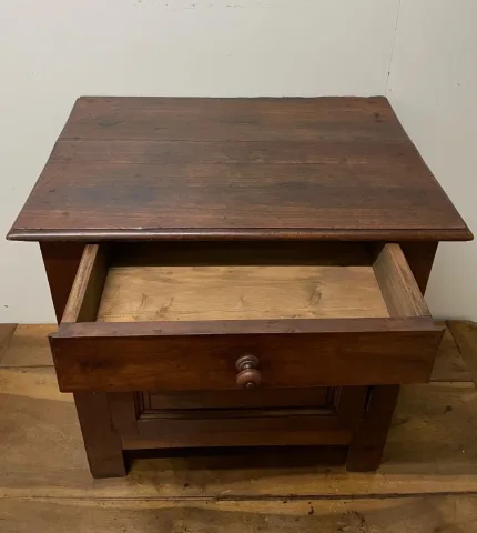 WALNUSS-SCHRANK