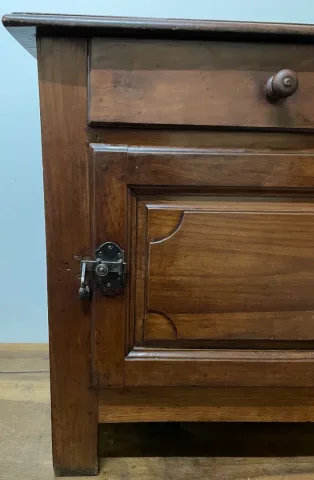 WALNUSS-SCHRANK