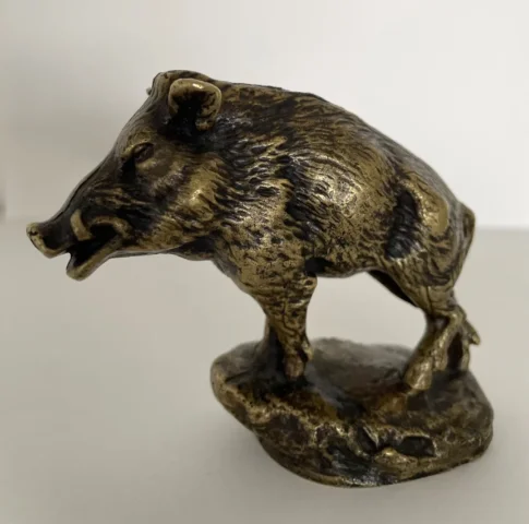 Mascotte En Bronze Représentant Un Sanglier