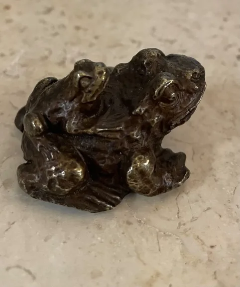 Sujet En Bronze la Grenouille et le crapaud