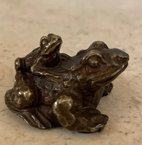 Sujet En Bronze la Grenouille et le crapaud
