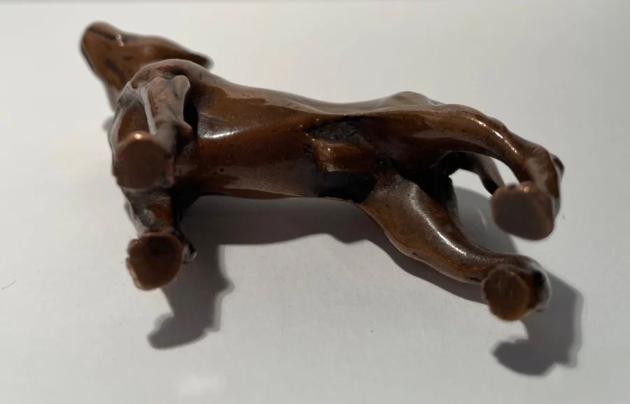 Petit Sujet En Bronze Représentant Un Chien Staff