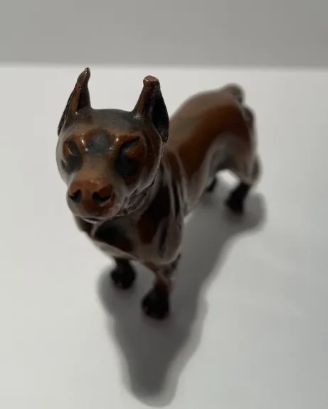 Petit Sujet En Bronze Représentant Un Chien Staff
