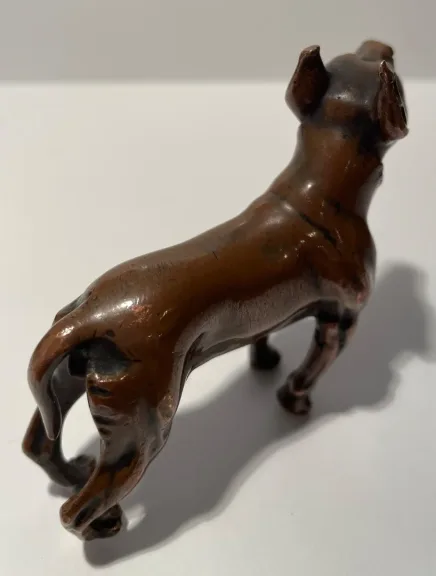 Petit Sujet En Bronze Représentant Un Chien Staff