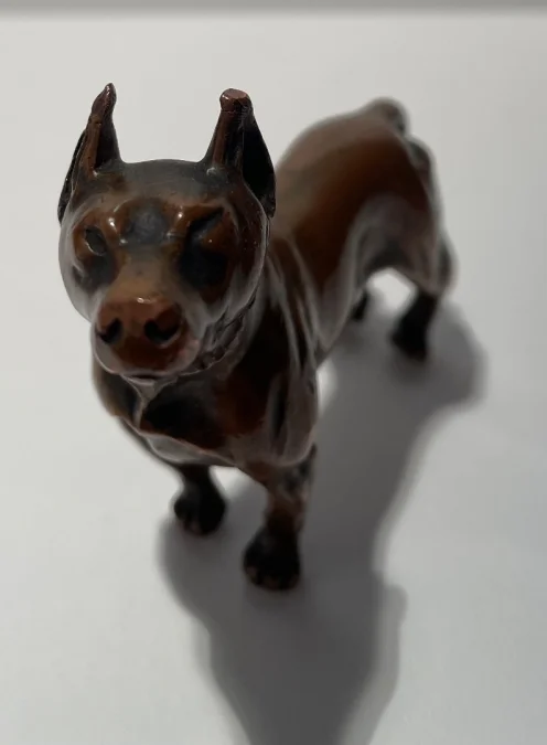 Petit Sujet En Bronze Représentant Un Chien Staff