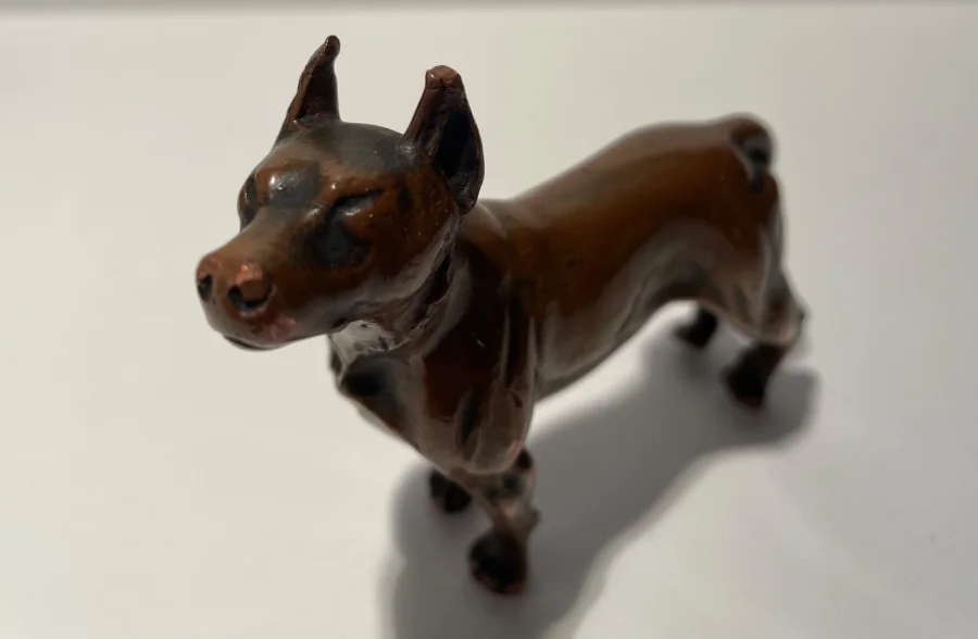 Petit Sujet En Bronze Représentant Un Chien Staff