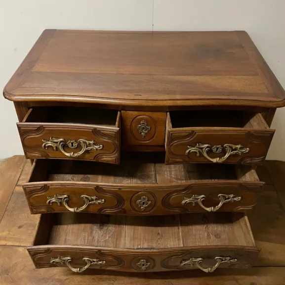 Petite Commode En Noyer Et Hêtre Dite " Parisienne "