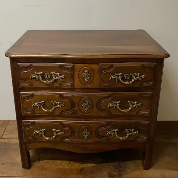 Petite Commode En Noyer Et Hêtre Dite " Parisienne "