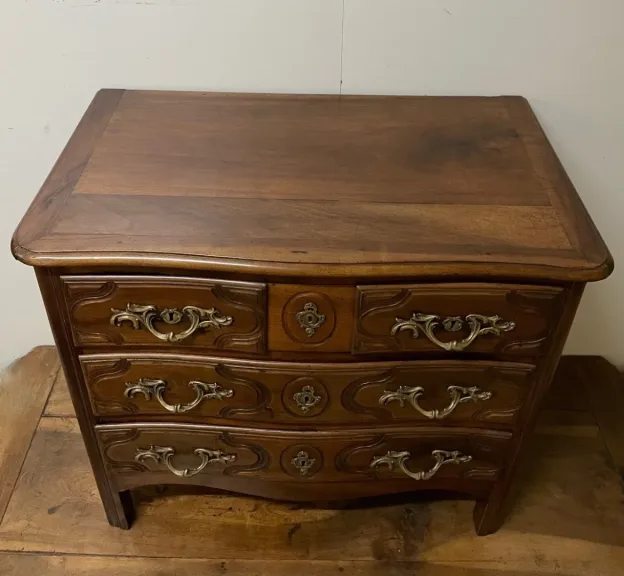 Petite Commode En Noyer Et Hêtre Dite " Parisienne "