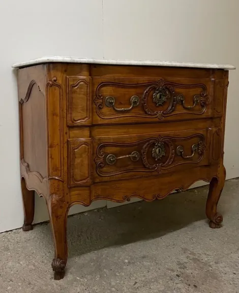 Commode Sauteuse , Façade En Arbalète