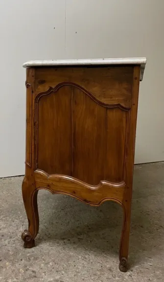 Commode Sauteuse , Façade En Arbalète