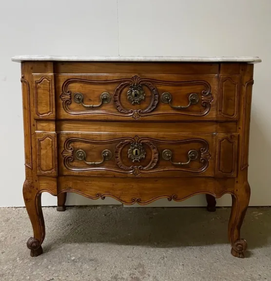 Commode Sauteuse , Façade En Arbalète