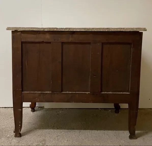 Commode Sauteuse , Façade En Arbalète