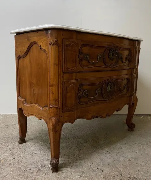 Commode Sauteuse , Façade En Arbalète