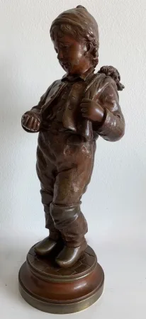Sculpture En Bronze Représentant Un Petit Ramoneur