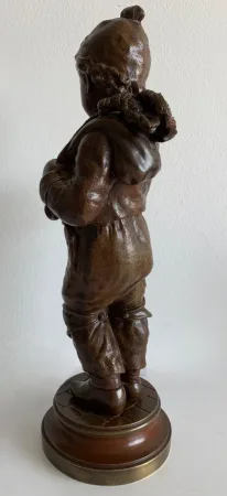 Sculpture En Bronze Représentant Un Petit Ramoneur