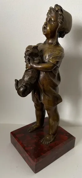 Sculpture En Bronze Représentant Une Petite Fille Et Son Chat
