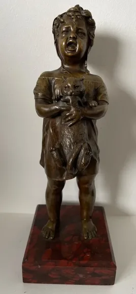 Sculpture En Bronze Représentant Une Petite Fille Et Son Chat