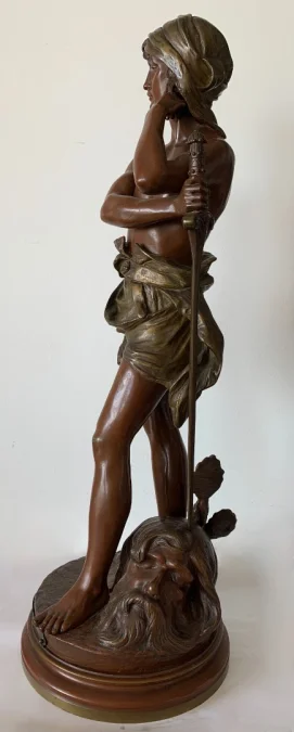 Sculpture En Bronze Représentant David Vainqueur