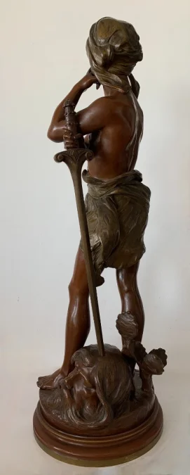 Sculpture En Bronze Représentant David Vainqueur