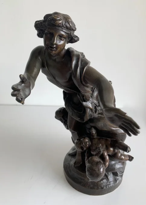 Sculpture En Bronze Représentant Cupidon Entouré De Putti