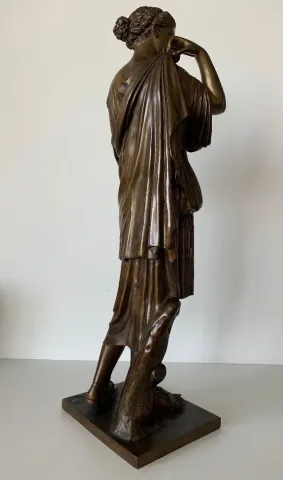 Bronze représentant Diane de Gabies