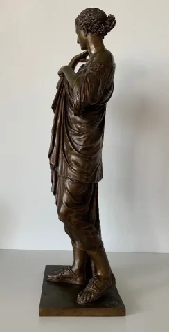 Bronze représentant Diane de Gabies