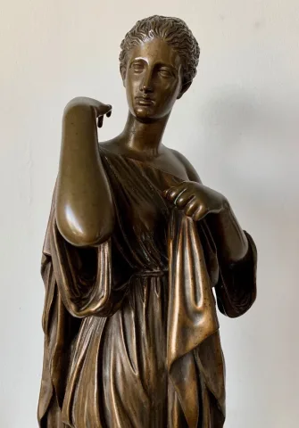Bronze représentant Diane de Gabies