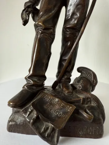 Militaire de la 3 brigade de dragons , sculpture en bronze