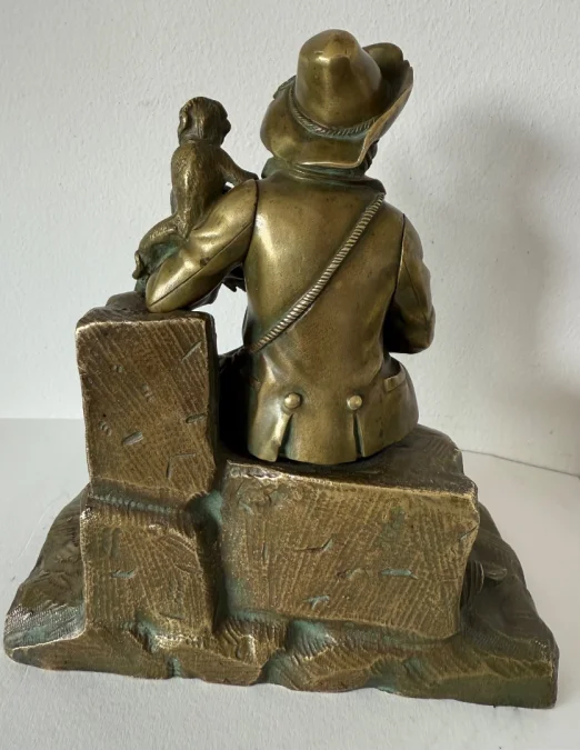 Le jeune saltimbanque et son singe , sujet en bronze