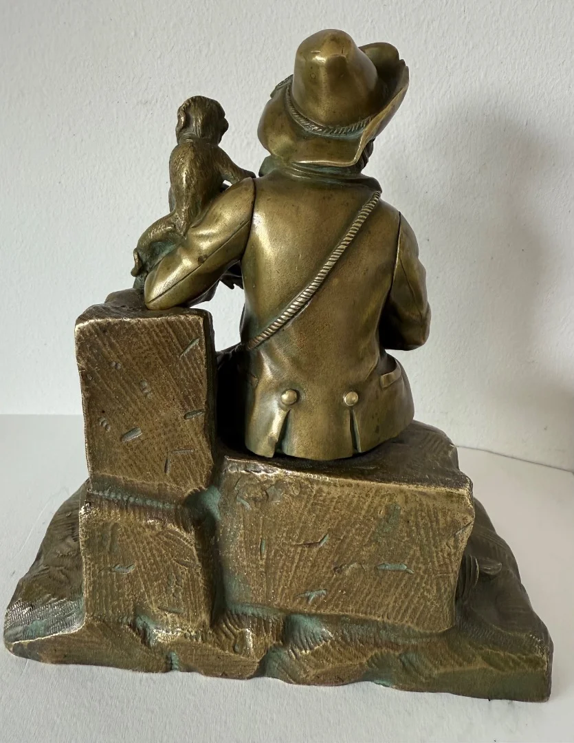 Le jeune saltimbanque et son singe , sujet en bronze