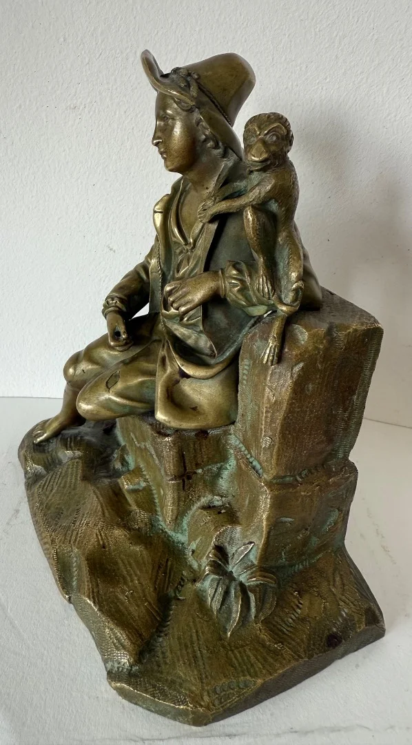 Le jeune saltimbanque et son singe , sujet en bronze