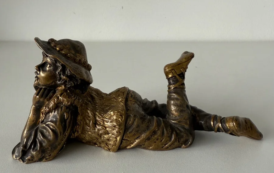 Le petit berger , sujet en bronze