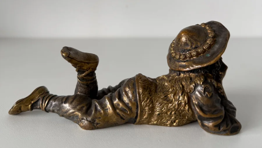Le petit berger , sujet en bronze