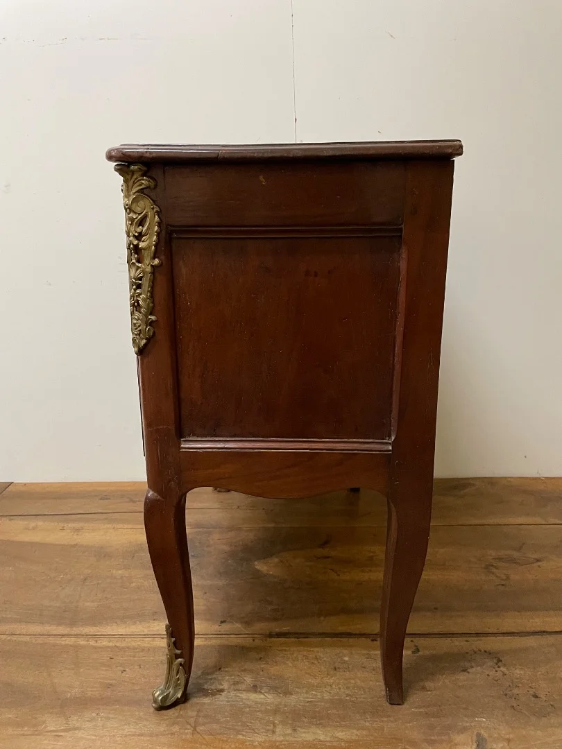 Small Walnut Chest Of Drawers With Curved Front