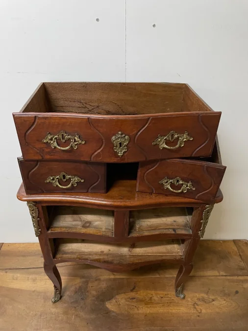 Small Walnut Chest Of Drawers With Curved Front