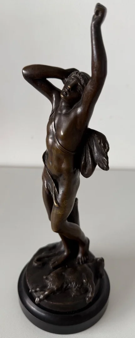 Le retour de chasse, sujet en bronze