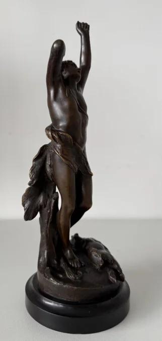 Le retour de chasse, sujet en bronze