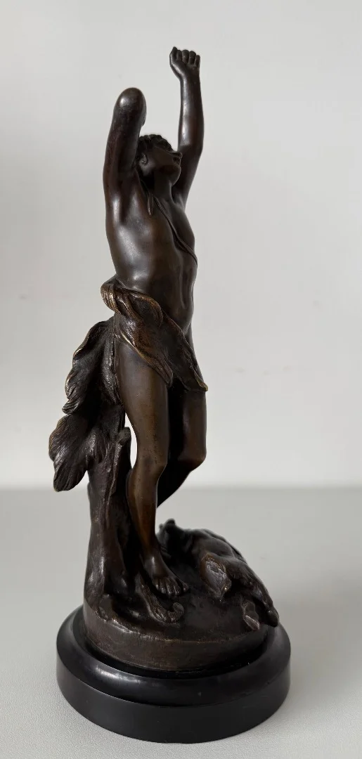 Le retour de chasse, sujet en bronze