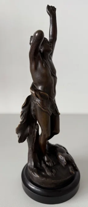 Le retour de chasse, sujet en bronze