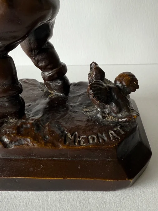 Sujet en bronze , l enfant et l oisillon