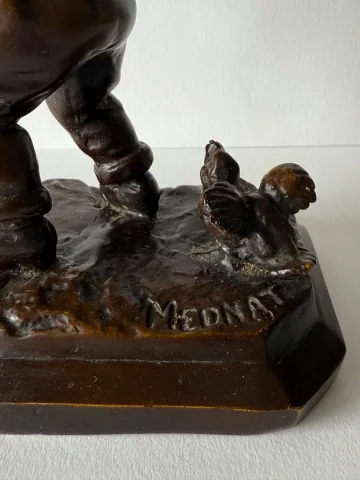 Sujet en bronze , l enfant et l oisillon