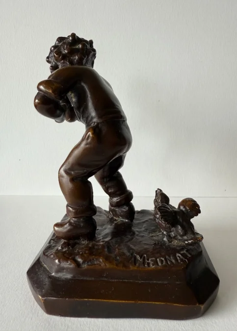 Sujet en bronze , l enfant et l oisillon