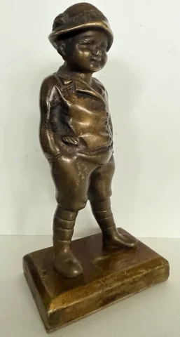 БРОНЗОВАЯ ФИГУРА