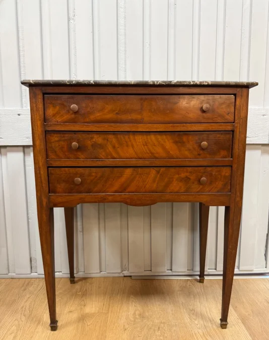 Table chiffonnière en noyer