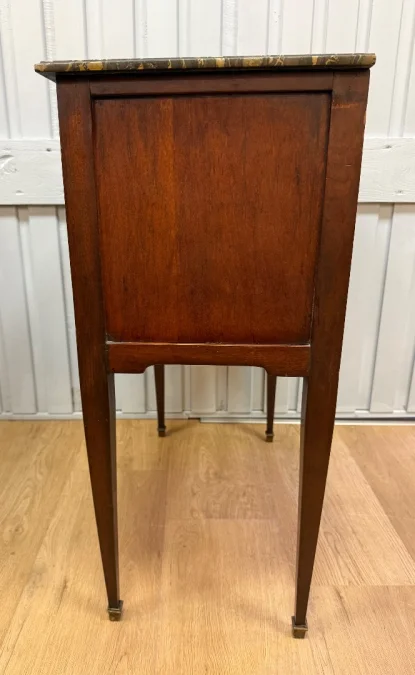 Table chiffonnière en noyer
