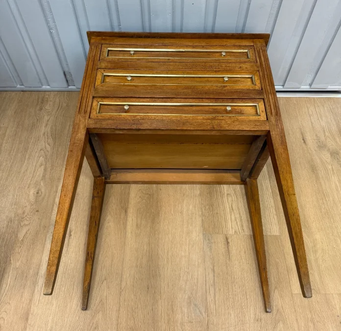 Table chiffonnière de style Louis XV