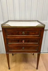 Petite table de style Directoire en acajou